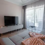 Invest Centrum Park 7 * 스클라르스카포렘바