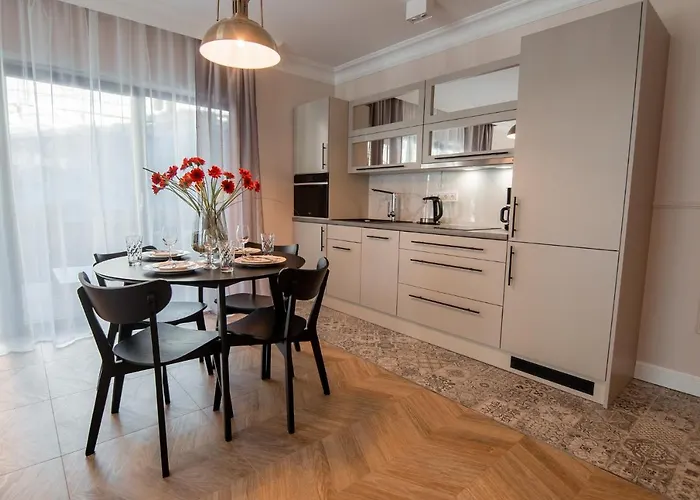 Invest Centrum Park 7 스클라르스카포렘바